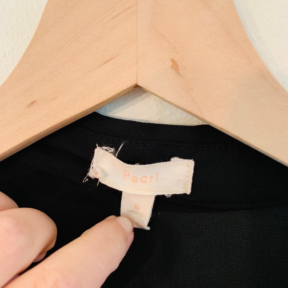 BLACK BUTTON UP TANK WITH COLLAR - Picture 4 of 6